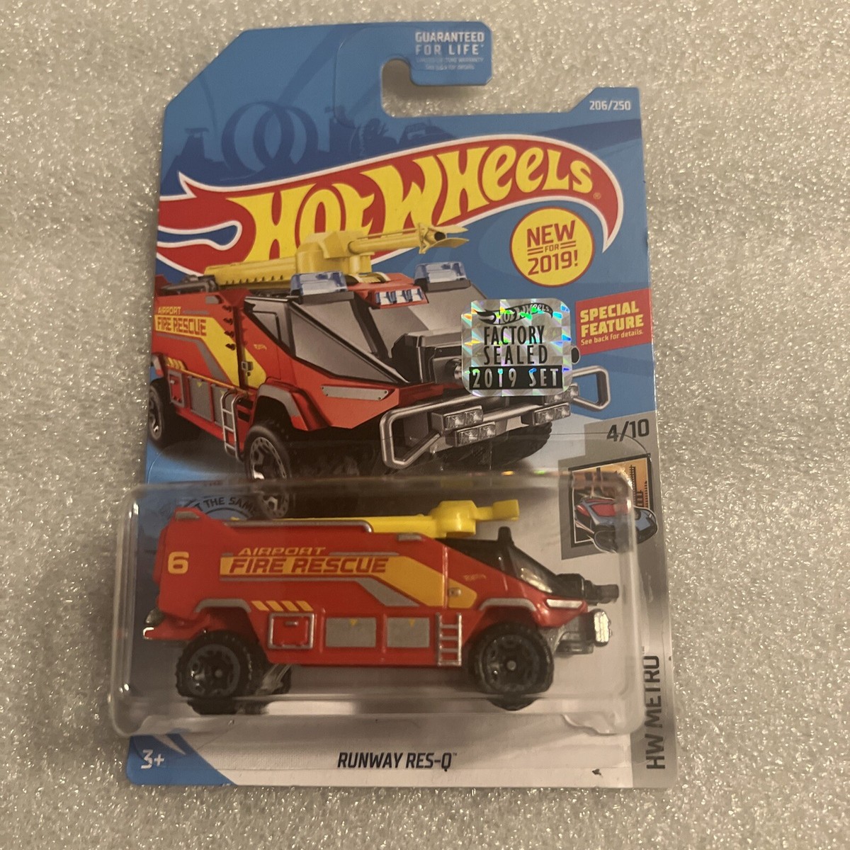 Hot Wheels 2019 Runaway Res-Q Red #206/250From Factory Sealed Set
