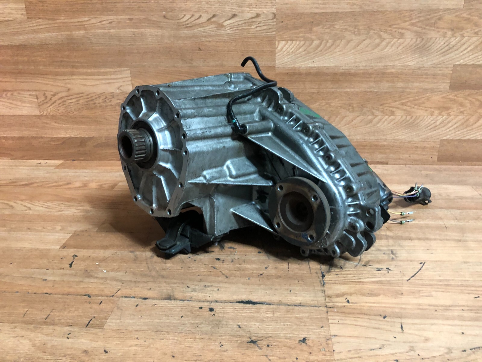 MERCEDES BENZ W163 ML320 OEM FRONT TRANSMISSION TRANSFER CASE 19982003
