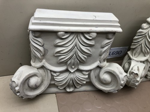 Vintage Corinthian Theme Anthemion Corbels Wall Sconce Art Pair - Picture 14 of 15