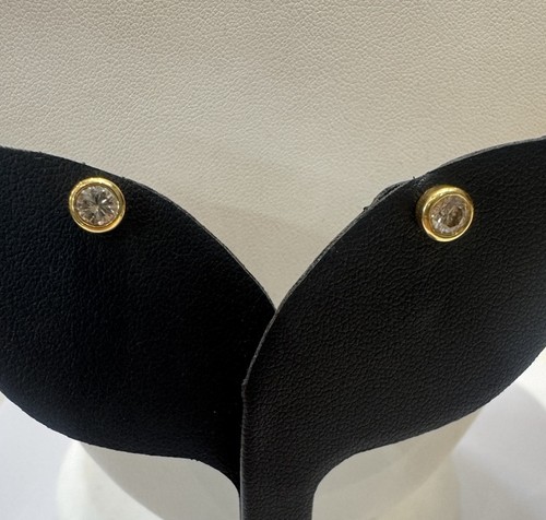 18ct Yellow Gold Gold Diamond Earring And Necklace Set - Picture 5 of 14