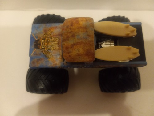 Hot Wheels Master Monster Jam Big Kahuna 1/64 - Gold Wheels - Picture 7 of 7