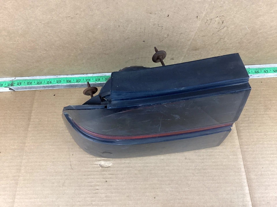 Левый задний фонарь в сборе со стороны водителя для Chevrolet Beretta 1989-1996 годов выпуска 16506029 от оригинального производителя - Изображение 2 из 4