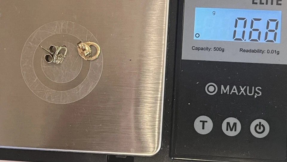 Real Solid 14K Yellow Gold Polished Claddagh Irish Celtic Symbol Post Earrings - Image 4 of 4