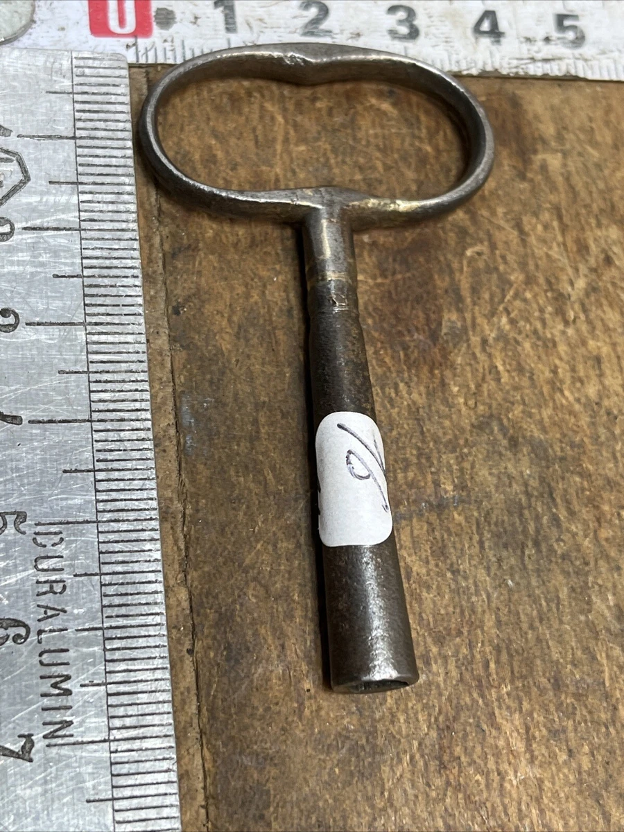 Clé à Remonter Pendule Horloge Carrée 4/5 Mm - Métal - Occasion France
