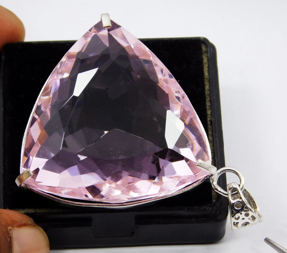 Colgante Topacio Rosa Natural 242.20 Ct Corte Trillón Piedra Preciosa Certificada de Brasil Foto 4 de 4