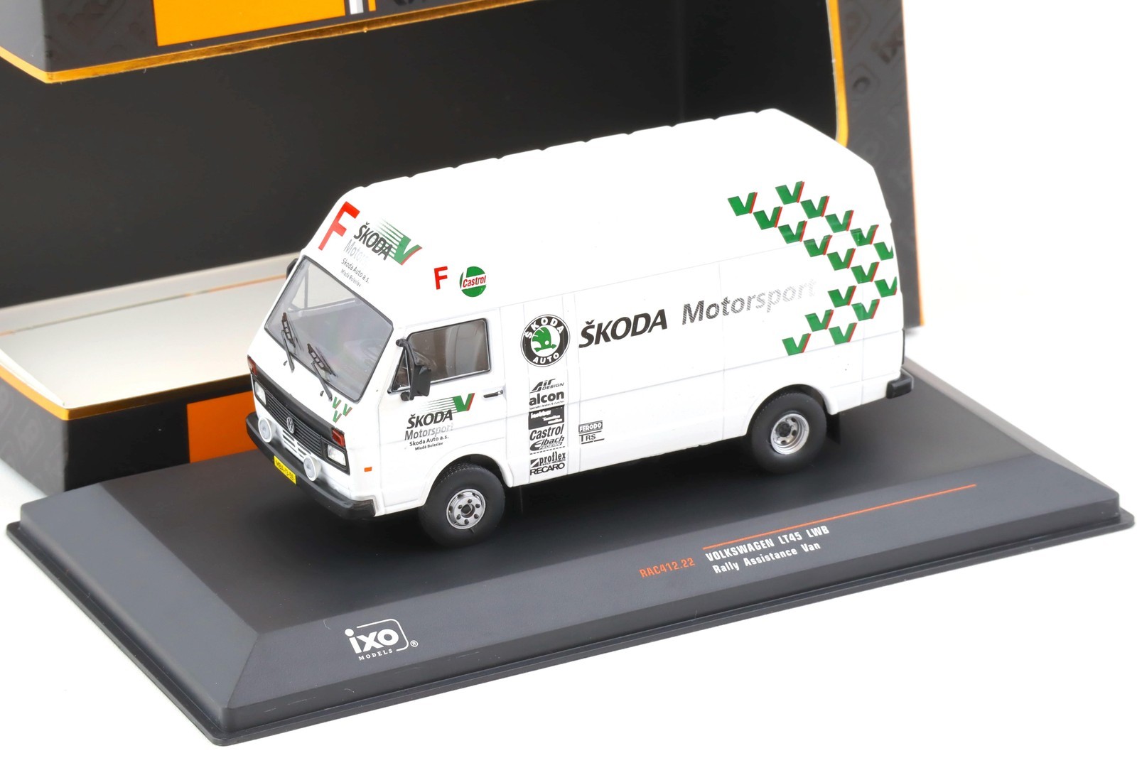 1:43 IXO VW LT45 Lwb Skoda Motorsport Racing Assistance Van White