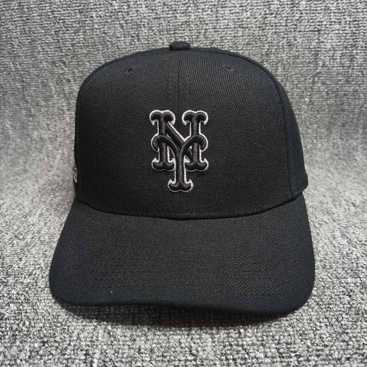 Mitchell & Ness New York Mets Black Snapback Curved Baseball Cap