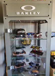oakley vault store