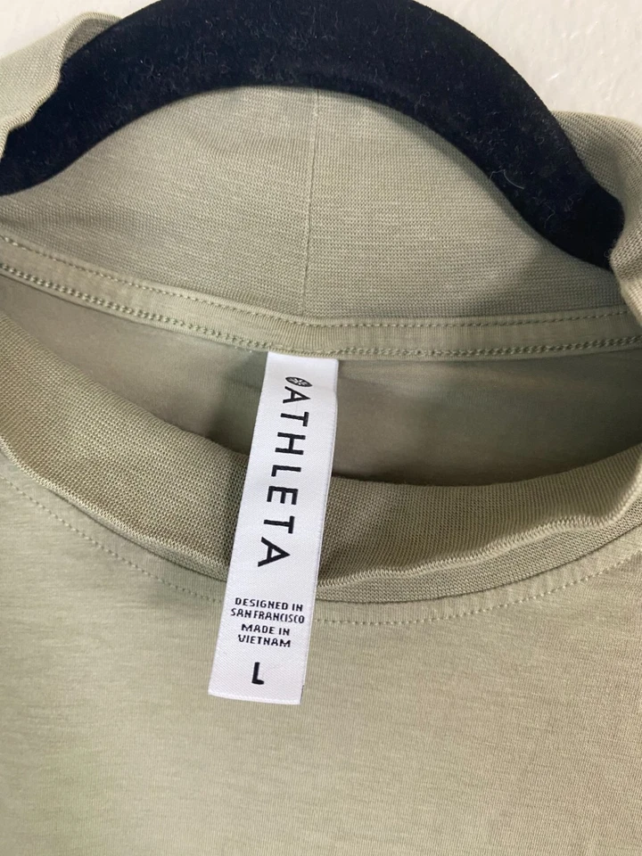 Camiseta sin mangas Athleta Outbound para mujer talla grande oliva sin mangas cuello falso algodón... Foto 3 de 4