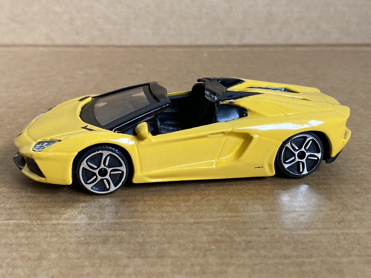 Bburago Lamborghini Aventador LP700-4 Roadster, 1:43 Scale, Yellow