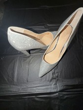 Jewel Badgley Mischka Women's Silver Rhinestone Stiletto Pumps