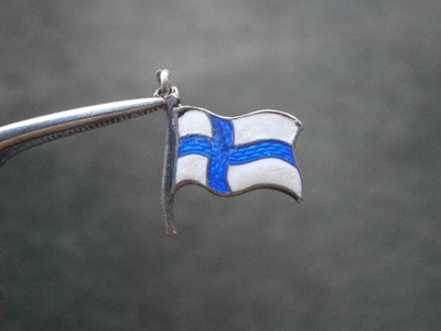 Finland Finnish Flag Vintage 813H Silver Enamel Bracelet Charm Pendant