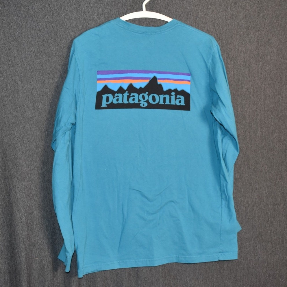 Patagonia Men's Medium Long Sleeve Blue Crewneck T-Shirt 100% Cotton Regular