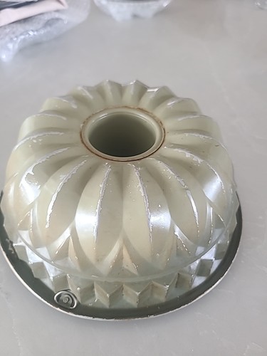 Molde de gelatina/pastel de metal vintage verde