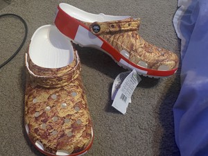 KFC X Crocs Size 10 | eBay