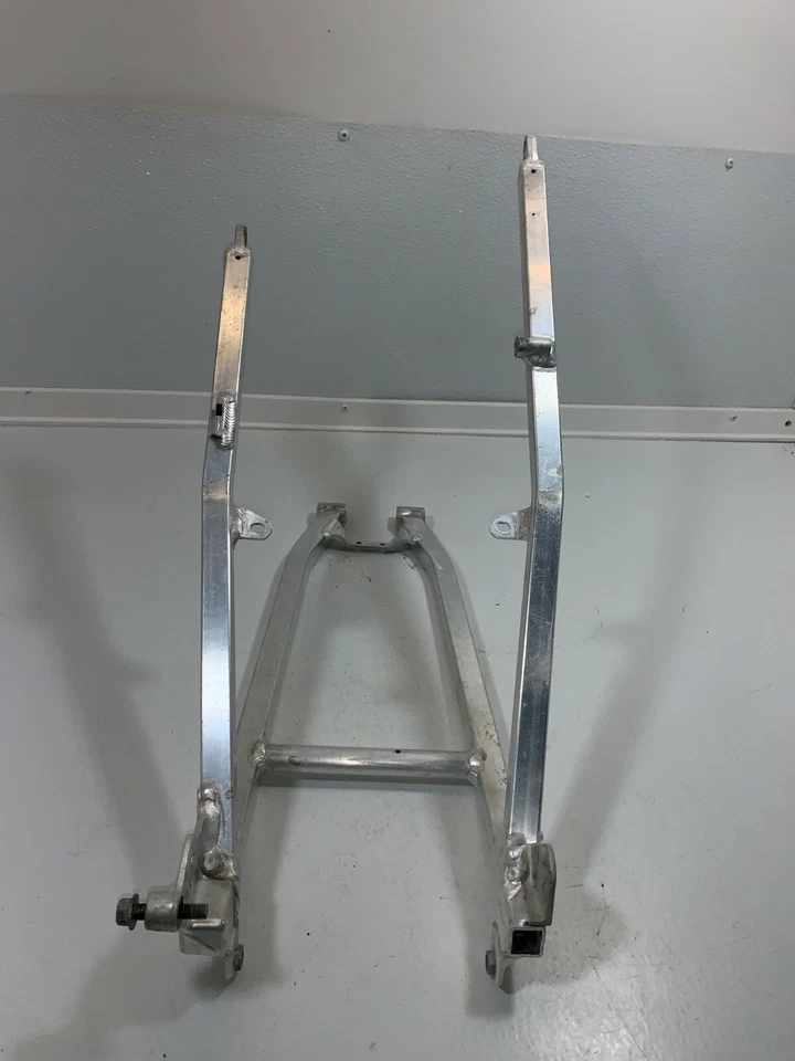 Yamaha YZ250F 2005 subchasis soporte trasero chasis asiento barandilla Foto 3 de 4