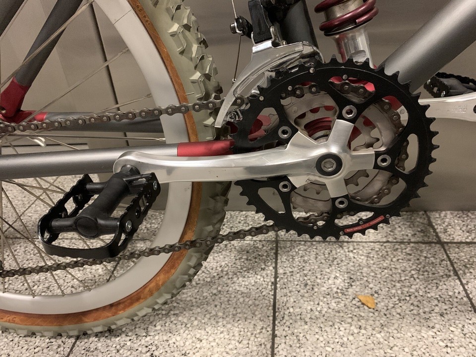 Audi Quattro R2 Pro Mountainbke Entièrement Vtt Vélo , Vélo, Rh 48 CM