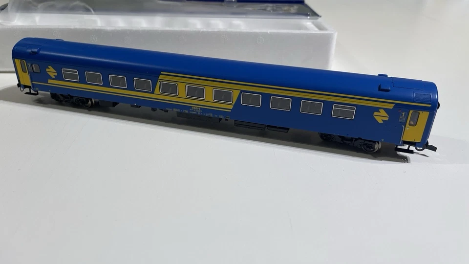 Roco Set Vagones Pasajeros Renfe 9000 Nueva Imagen - Época  IV - H0⚡️ - Imagen 4 de 4