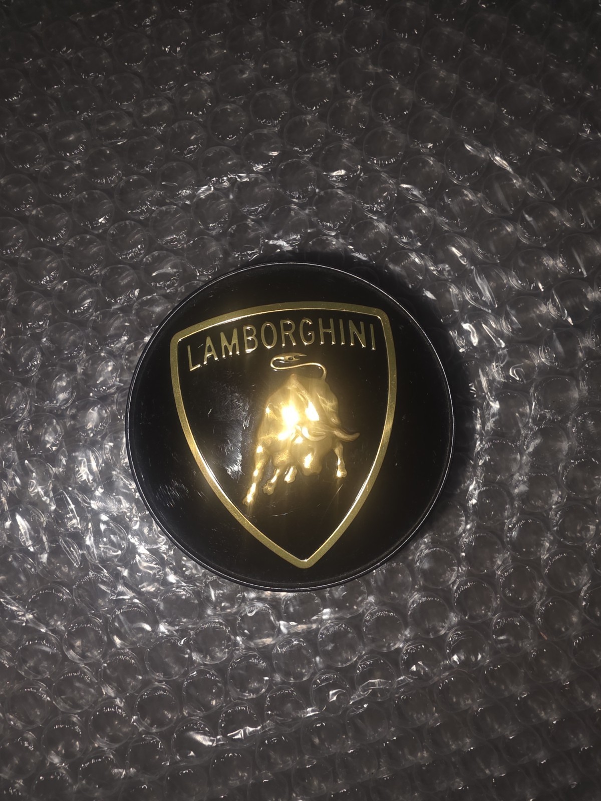 Genuine Lamborghini urius  Wheel Centre Cap 470601147,   470.601.147.b , oem