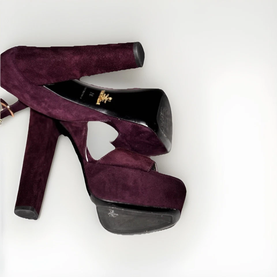 Bomba de gamuza Prada Foto 4 de 4