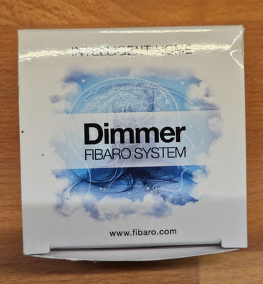 Fibaro Unterputz Licht Dimmer FGD 211 bis 500W  (Z-wave)