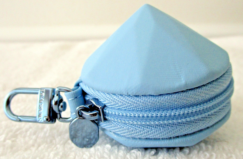 SWAROVSKI LEATHER DIAMOND SHAPED AIR TAG CHARM~NIB~BLUE~MINI ZIP COMPARTMENT