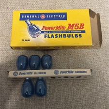 Vintage GE PowerMite M5B Flashbulbs Set of 5 Blue Glass Bulbs Open Box