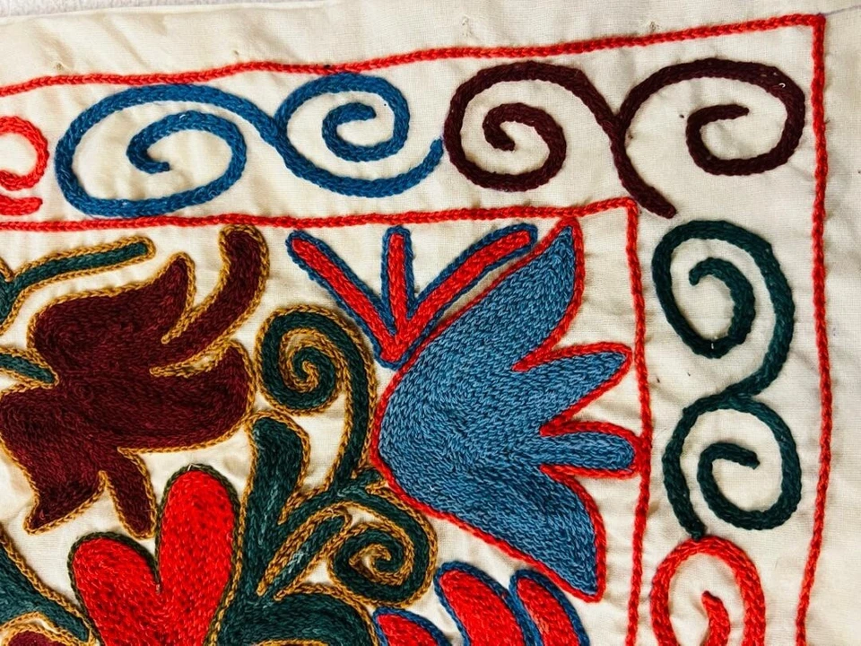 Uzbek suzani pillow cover,embroidered throw pillowcase, cushion cover, 19x18.5in - Image 4 of 4
