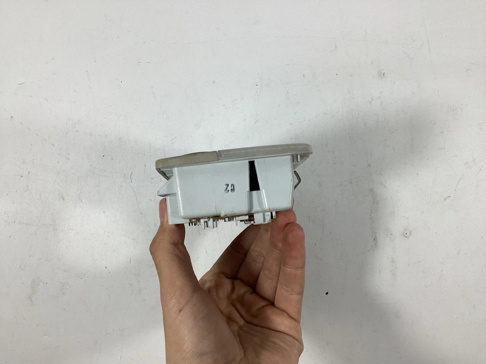 Painel de luz de leitura 2012-2016 Chevrolet Volt lâmpada cúpula GM 22779359 FABRICANTE DE EQUIPAMENTO ORIGINAL. - Imagem 4 de 4