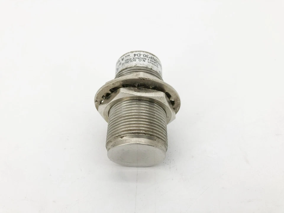 Allen Bradley 871TM-DH10NP30-D4 Inductive Sensor Metal Face 10mm Range 10-30VDC - Image 2 of 4