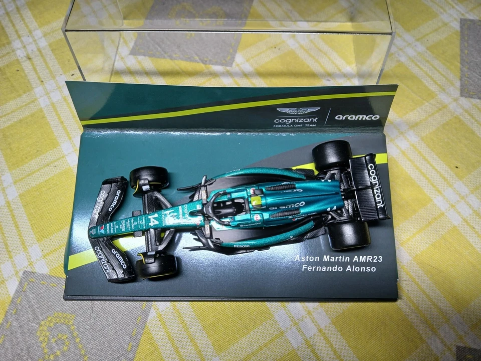 Aston Martin AMR23 Fernando Alonso  2023 Burago scala 1/43 - Immagine 2 di 4