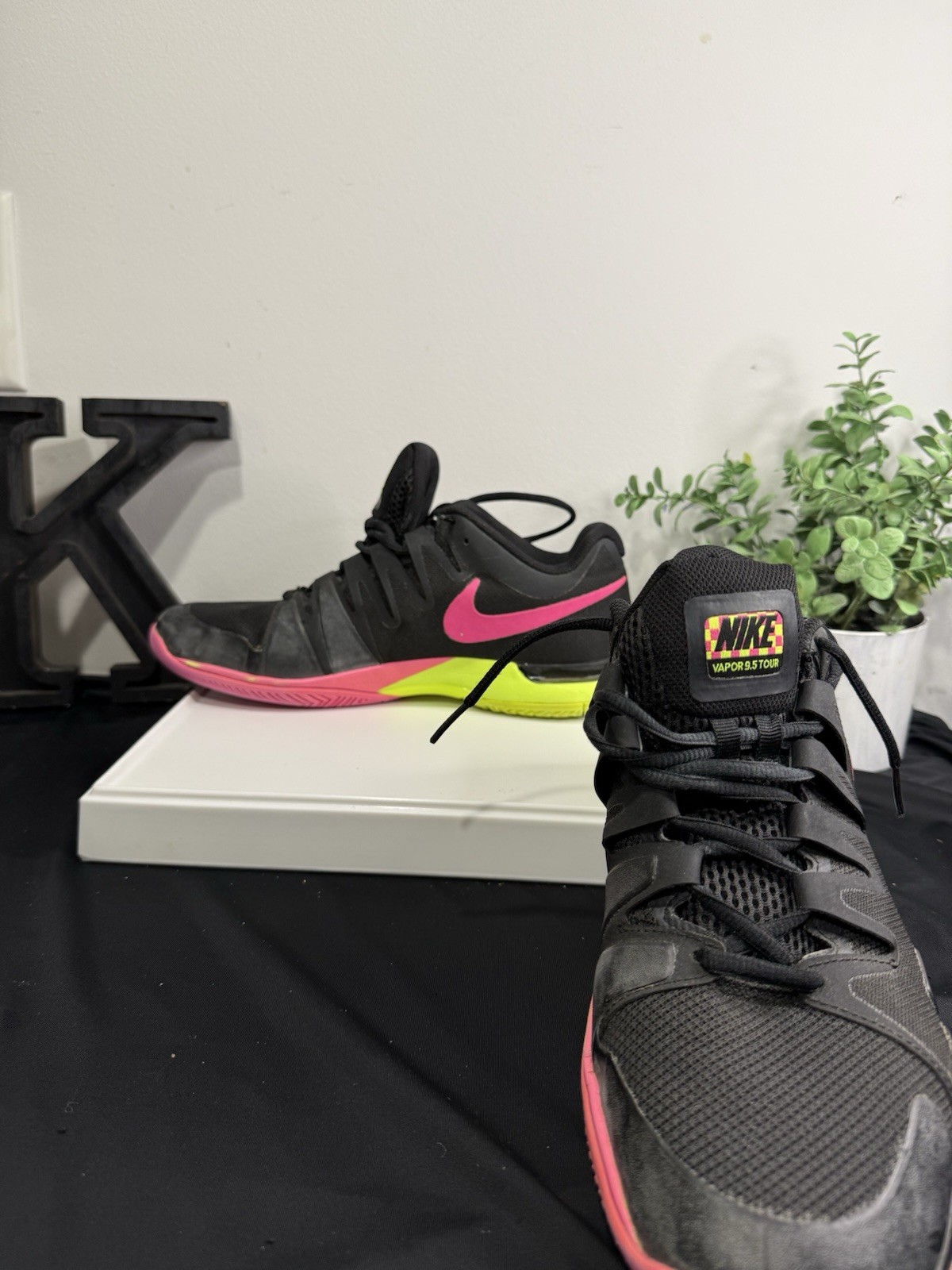 Nike Zoom Vapor RF Roger Federer FlyKnit Sneakers Size 10.5 Blast Volt