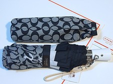 Coach Chelsea Signature Black White/White Compact Umbrella NWT
