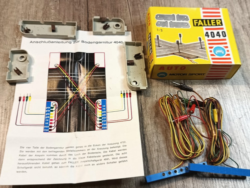 Rareza Faller AUTO MOTOR SPORT "Juego de suelo para cruce de semáforos" Nº: 4040, embalaje original | Zustand: Neu