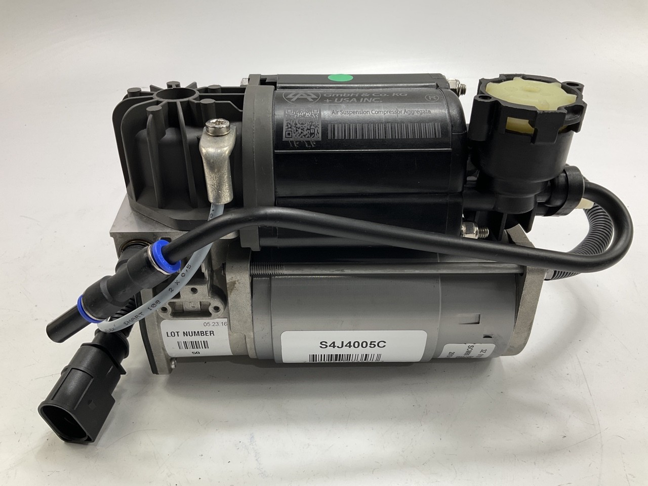 REMAN. Cardone 4J-4005C Air Suspension Compressor For 03-11 Bentley Continental