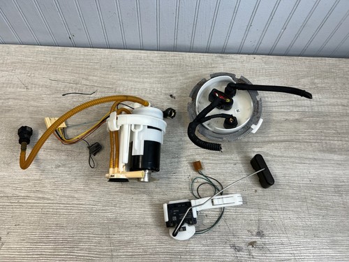 2017 - 2022 OEM PORSCHE PANAMERA 4.0L TURBO AWD FUEL PUMP ASSEMBLY
