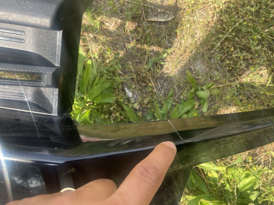 19-22 Chevrolet Silverado Z71 Chevy 1500 Grille BLACK Grill OEM *DEFECTS READ* - Image 4 of 4