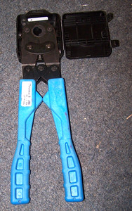 SharkBite Plumbing PEX Clamp Tool 3/8" to 1" 865896,  Preowned has protection