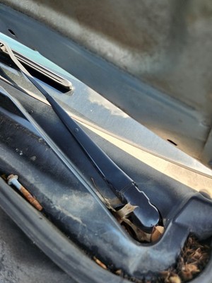 OEM FORD 1998-2011 GRAND MARQUIS CROWN VICTORIA WIPER ARMS W/O SIDE PIN