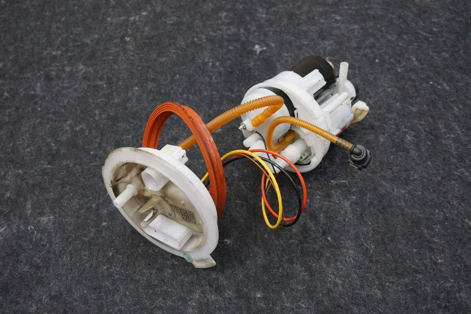 Tank Mounted Fuel Pump Assembly 3.0L V6 OEM 4M0919087F Audi Q7 4M 2020-23 - Image 3 of 4