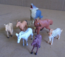 Lot of 7 Animals Plastic Figures Assortment Colors and Poses