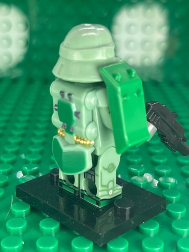 Custom LEGO MS-06R1A ZAKU 2 HIGH MOBILITY TYPE GUNDAM MiniFig w/Display Case - Picture 3 of 6