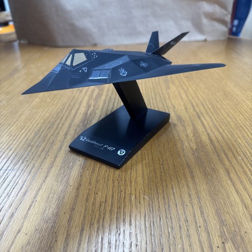 Lockheed F-117 Nighthawk Desk Display Model 1/72 W/Stand Toys & Models See Pics