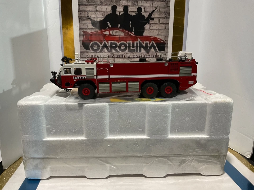 TWH TWH078 / 01089 Oshkosh Striker 3000 US Air Force Crash Fire Rescue Truck - Image 3 of 4