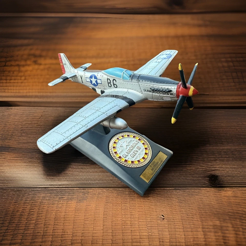 Bradford Exchange P51D Mustang Glamorous Glen WW2 Model Airplane (Boxed w COA) - Image 4 of 4