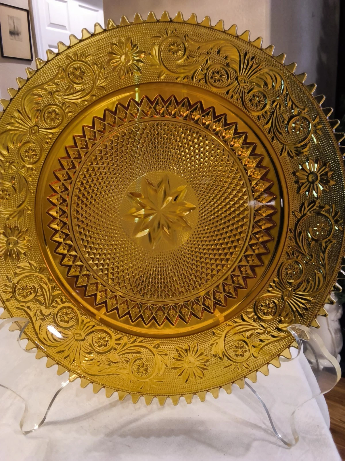 MCM Tiara Exclusive Large Sandwich Platter Amber Saw Tooth 12" Diameter Chic A2