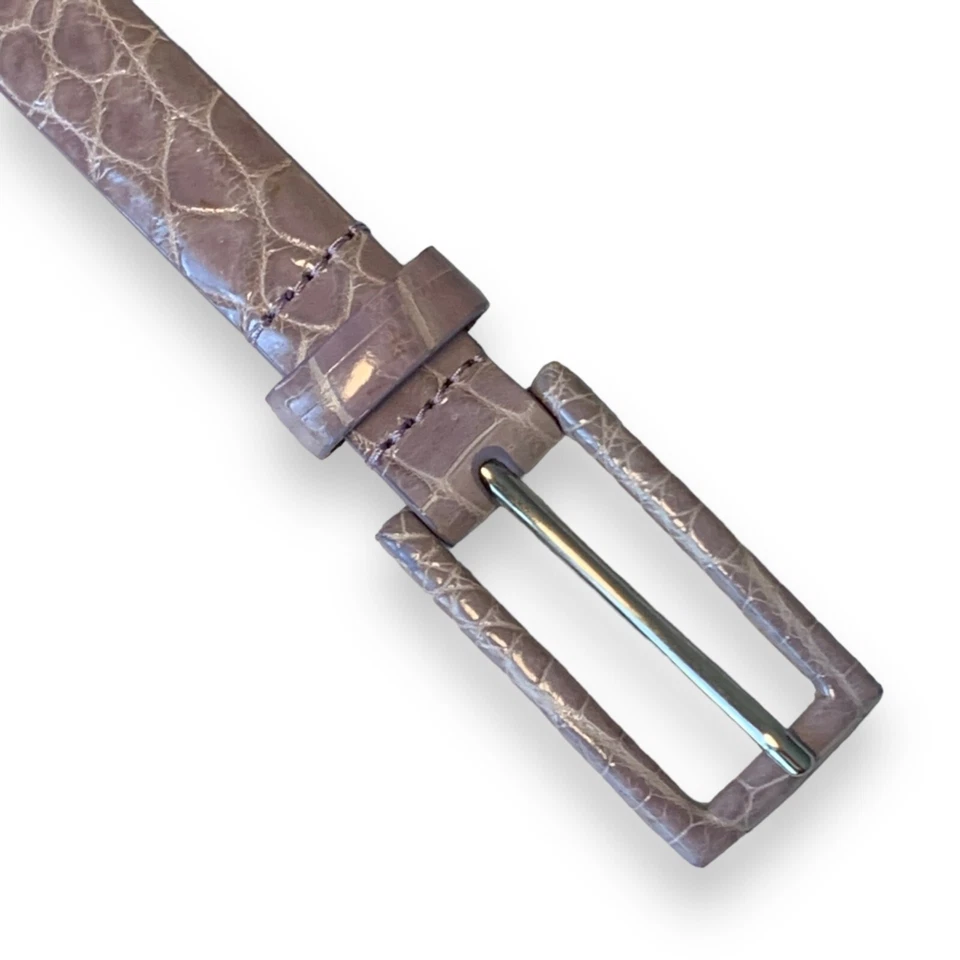 Cinturón delgado de cuero de cocodrilo genuino WCM Neiman Marcus talla L púrpura silencioso de lujo Foto 4 de 4