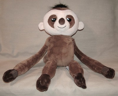 fingerlings hugs sloth
