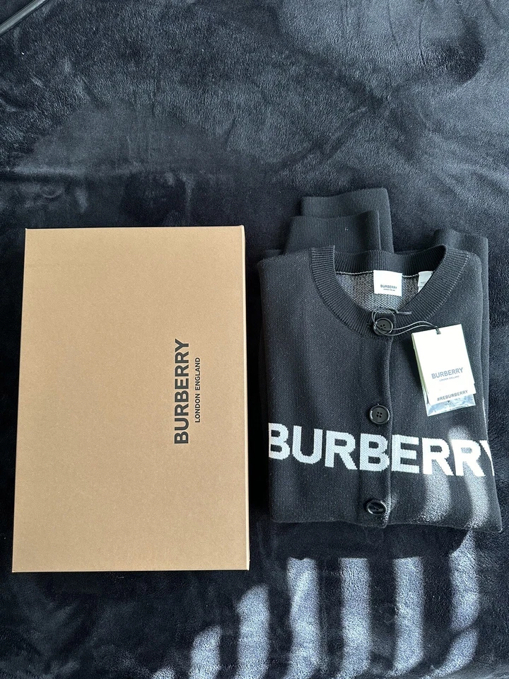 Cárdigan Burberry Negro Logo Jacquard Gran Tamaño Lana Mujer Pequeño Suéter Unisex Foto 2 de 4