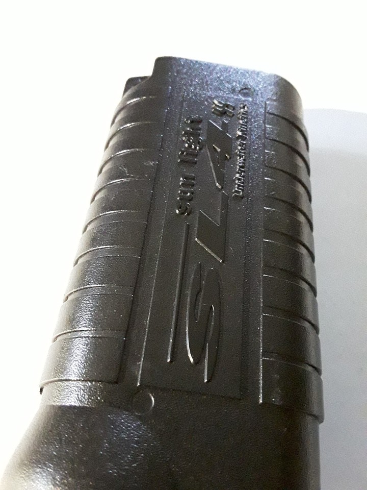 Underwater Sun Light UK UKE SL4 black scuba diving flashlight